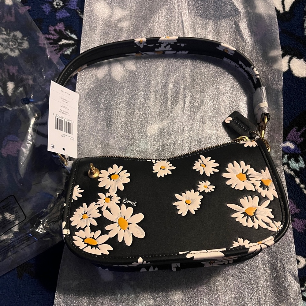 NEW coach swinger bag